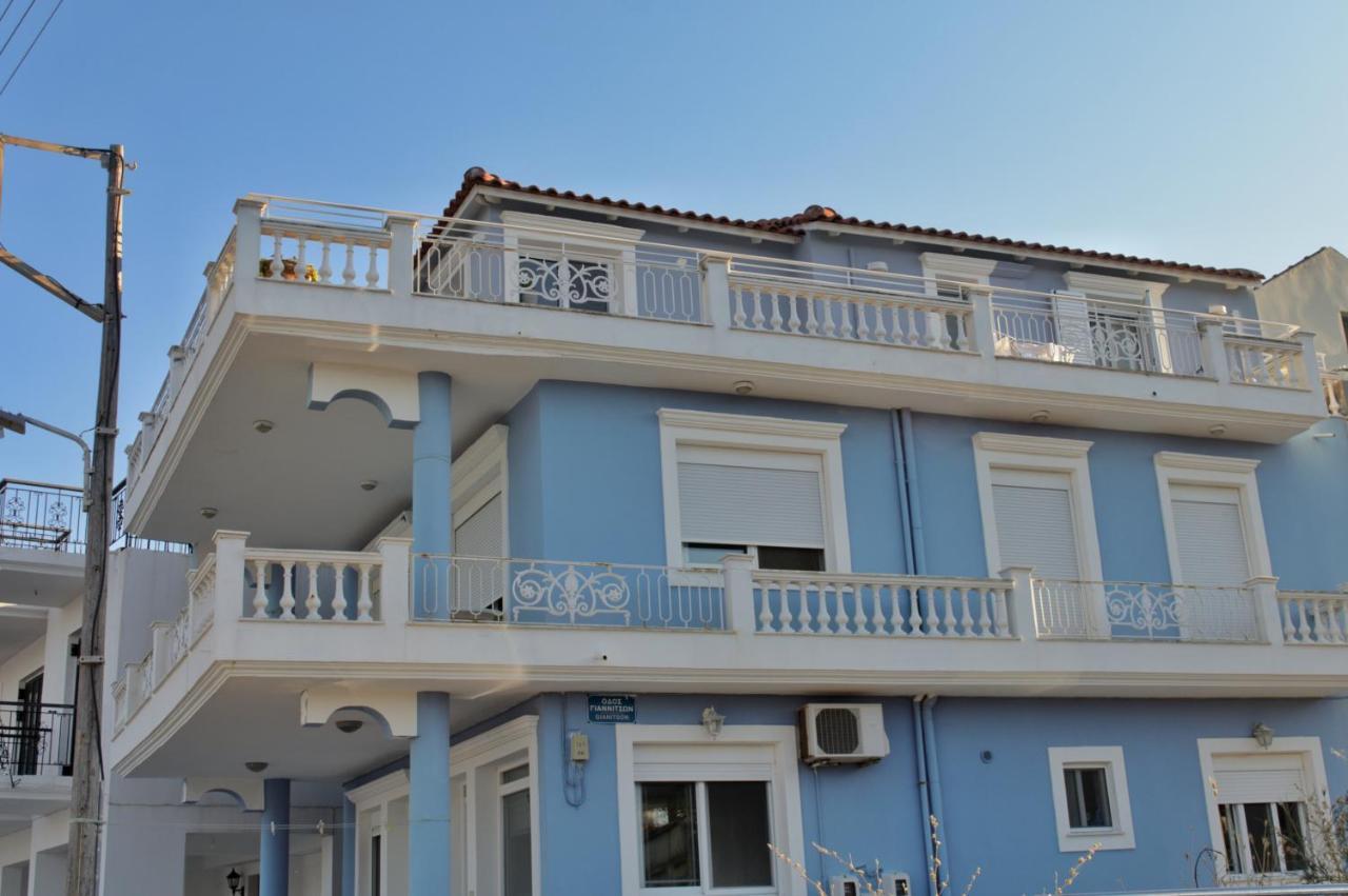Appartement La Maison Bleue à Lixouri Extérieur photo
